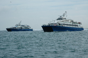 Les bateaux catamaran de la Compagnie Manche Iles desservant les Iles Anglo Normandes au départ des ports de la Manche (Granville et Carteret)
